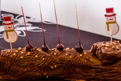 Bûche chocolat caramel sur biscuit noisettes
